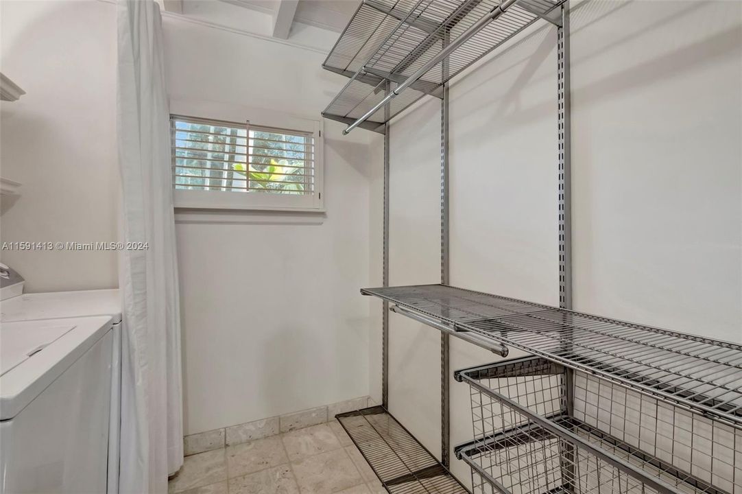 Recientemente alquilado: $4,995 (2 camas, 2 baños, 1640 Pies cuadrados)