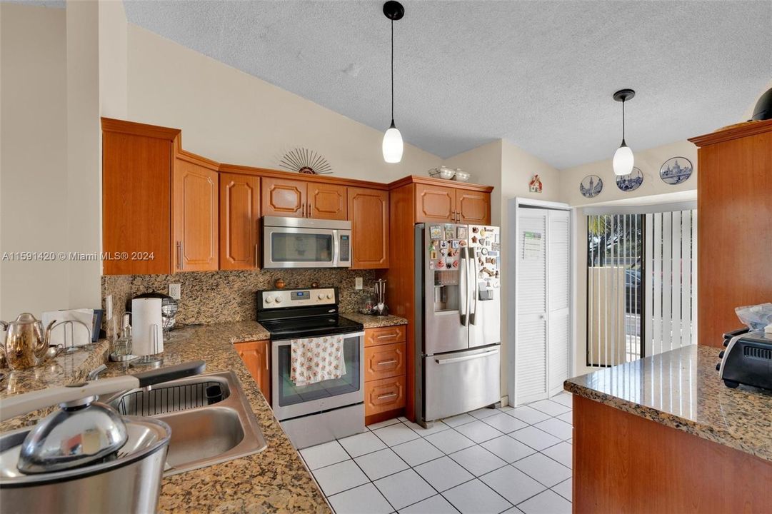 Active With Contract: $349,000 (3 beds, 2 baths, 1125 Square Feet)