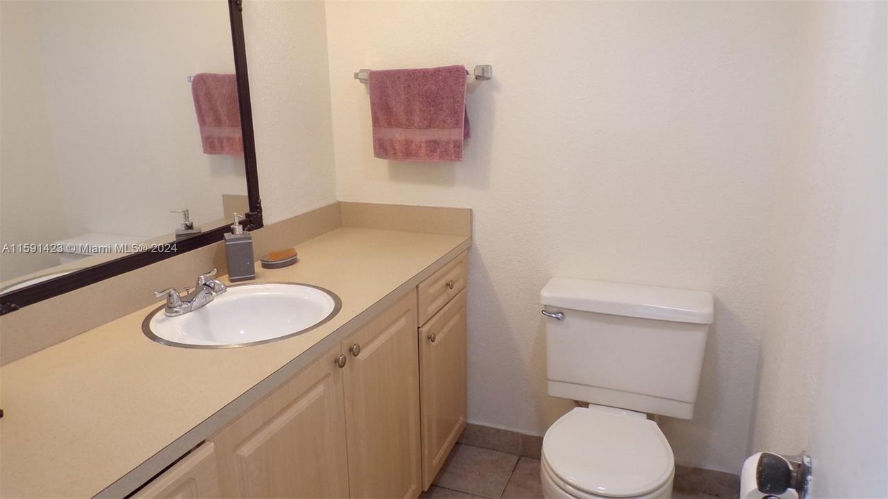 For Sale: $115,900 (1 beds, 1 baths, 730 Square Feet)