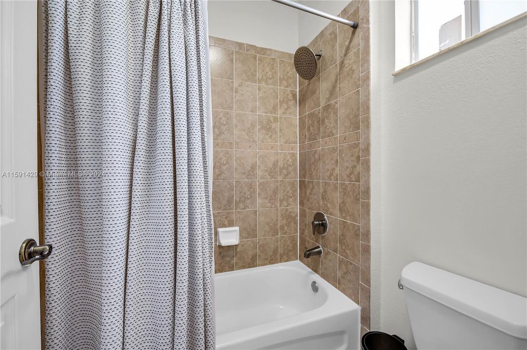 最近租的: $2,750 (3 贝兹, 2 浴室, 1377 平方英尺)