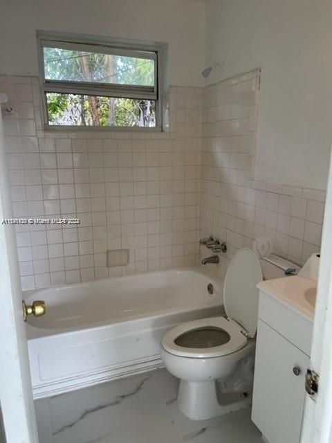 For Rent: $2,200 (2 beds, 1 baths, 1255 Square Feet)