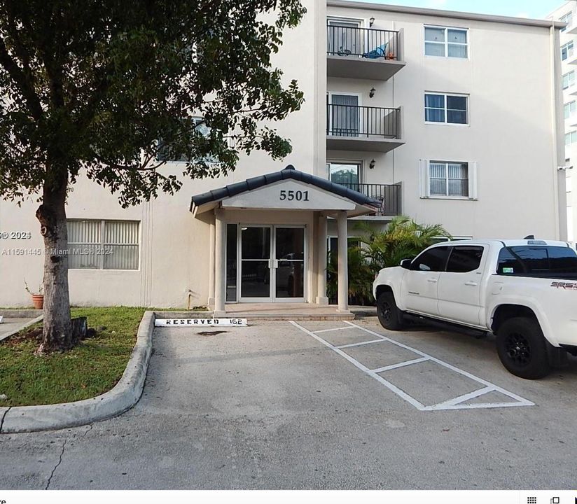 Recently Sold: $190,000 (1 beds, 1 baths, 662 Square Feet)