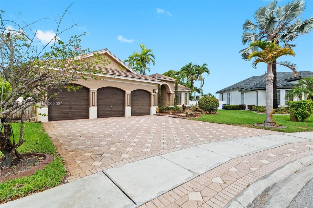 Active With Contract: $5,500 (4 beds, 3 baths, 2864 Square Feet)