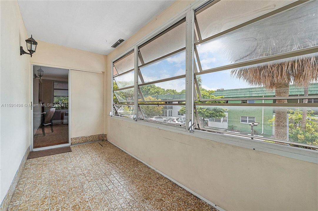 En Venta: $145,000 (2 camas, 2 baños, 1088 Pies cuadrados)