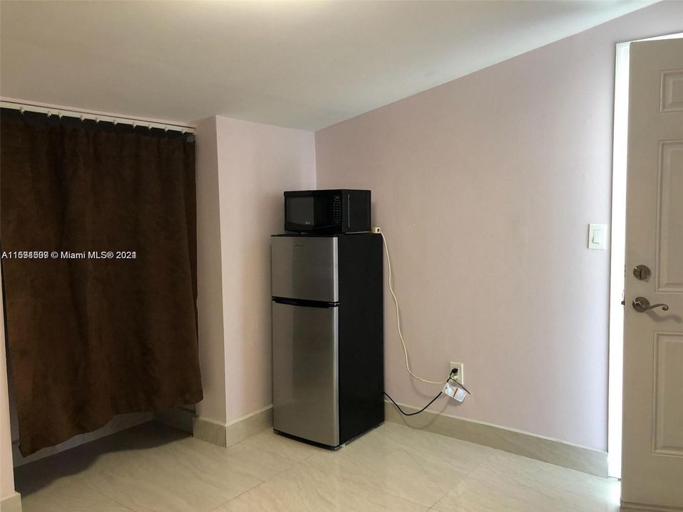 For Rent: $3,000 (3 beds, 2 baths, 1347 Square Feet)