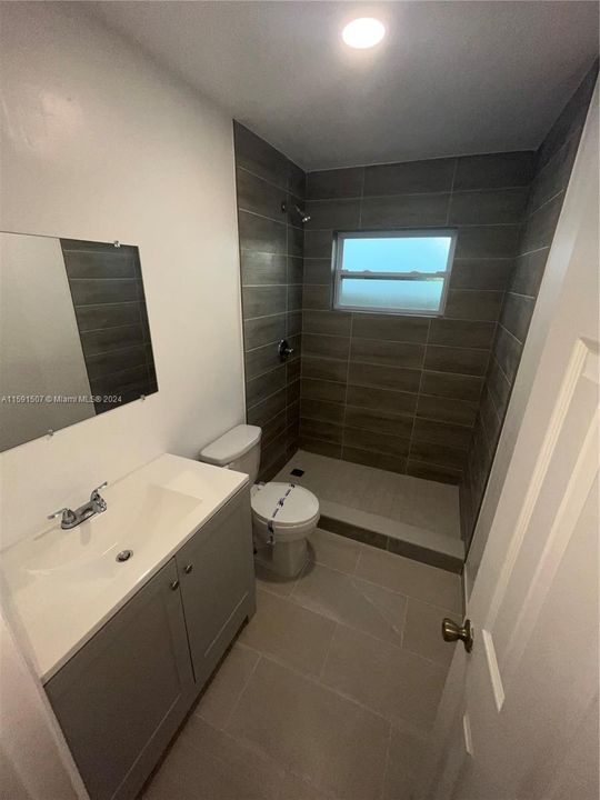 For Rent: $3,000 (3 beds, 2 baths, 1347 Square Feet)