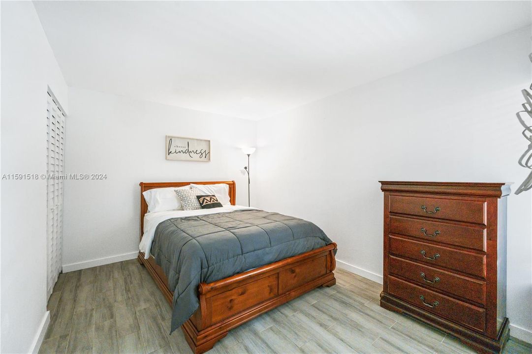 Recently Rented: $2,200 (2 beds, 2 baths, 1842 Square Feet)