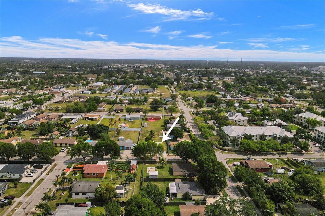 Active With Contract: $469,000 (4 beds, 2 baths, 1444 Square Feet)