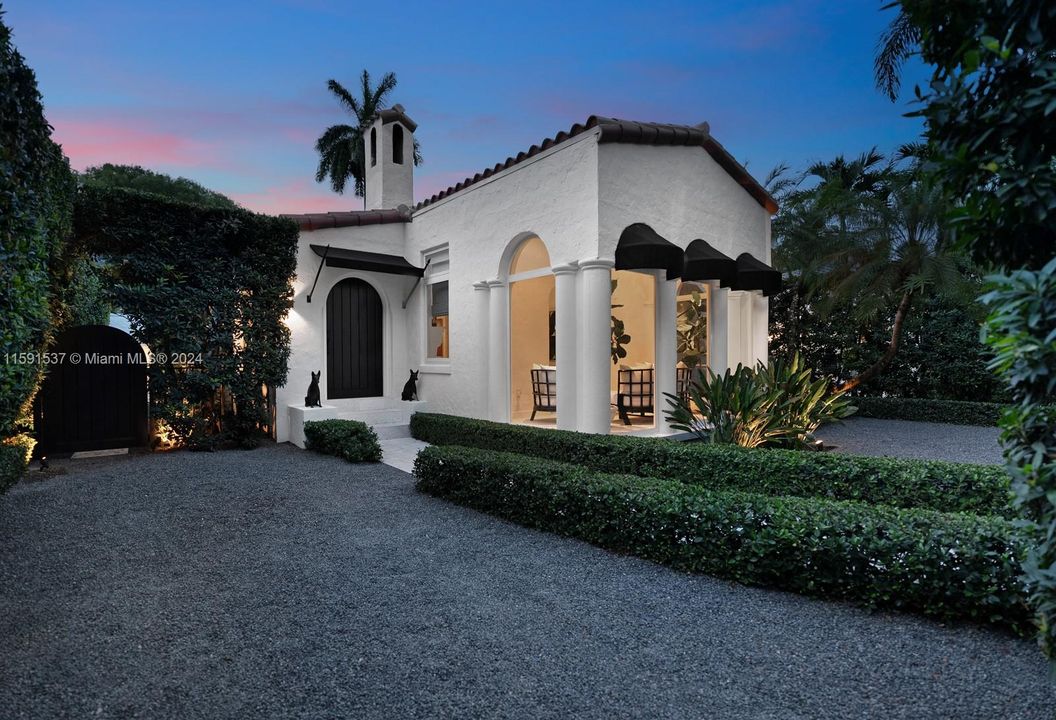 Recently Sold: $1,798,000 (2 beds, 1 baths, 1711 Square Feet)