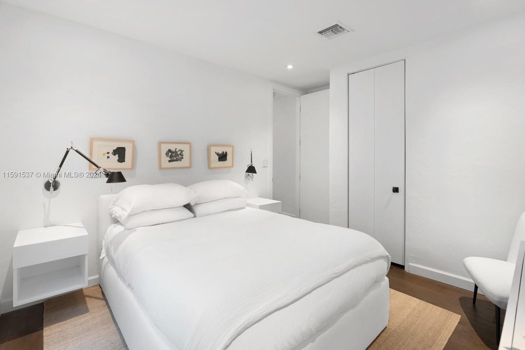 Active With Contract: $1,798,000 (2 beds, 1 baths, 1711 Square Feet)