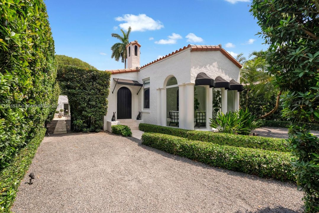 Recently Sold: $1,798,000 (2 beds, 1 baths, 1711 Square Feet)