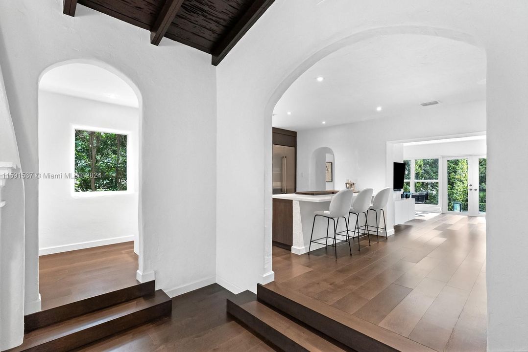 Recently Sold: $1,798,000 (2 beds, 1 baths, 1711 Square Feet)