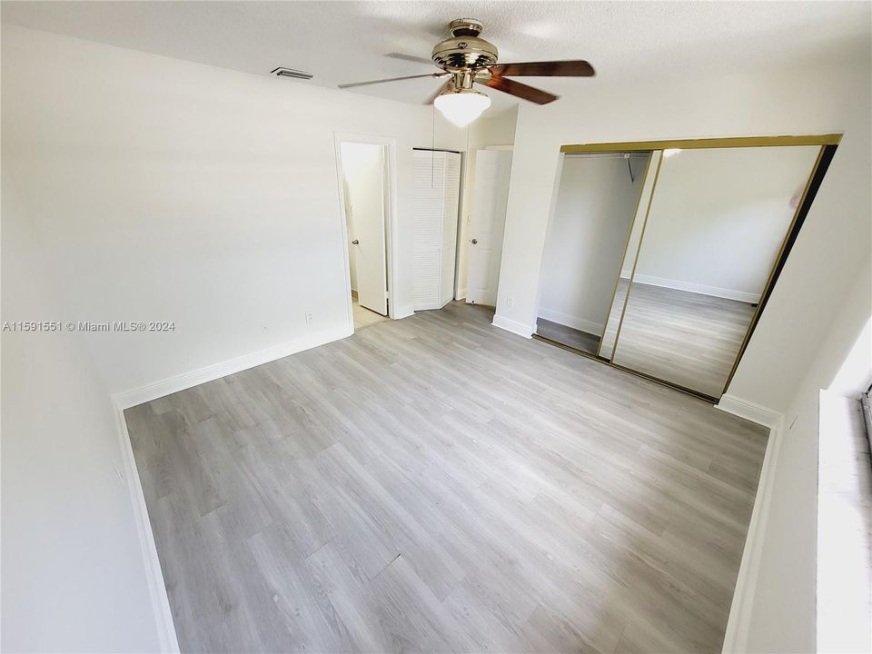 For Rent: $1,950 (2 beds, 2 baths, 800 Square Feet)