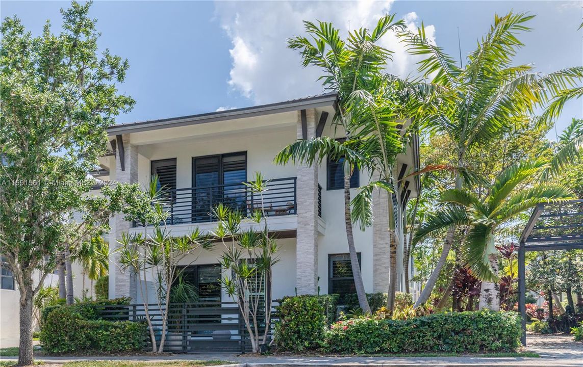 Recently Sold: $1,040,000 (3 beds, 3 baths, 0 Square Feet)