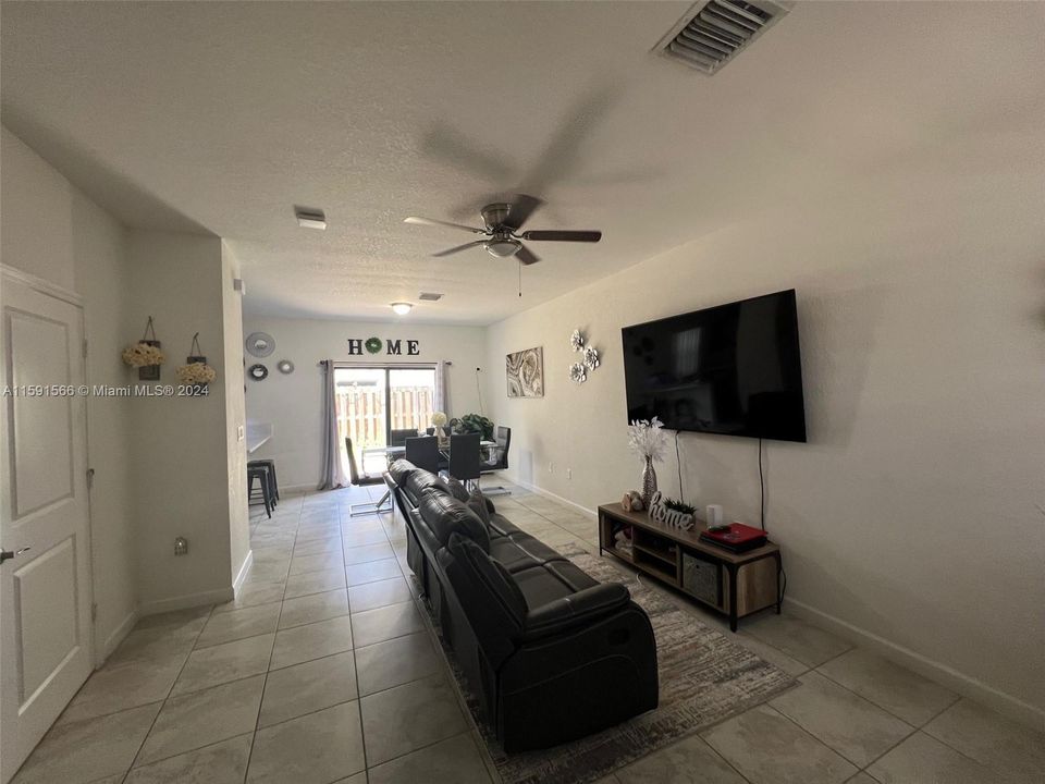 For Rent: $2,650 (3 beds, 2 baths, 1335 Square Feet)