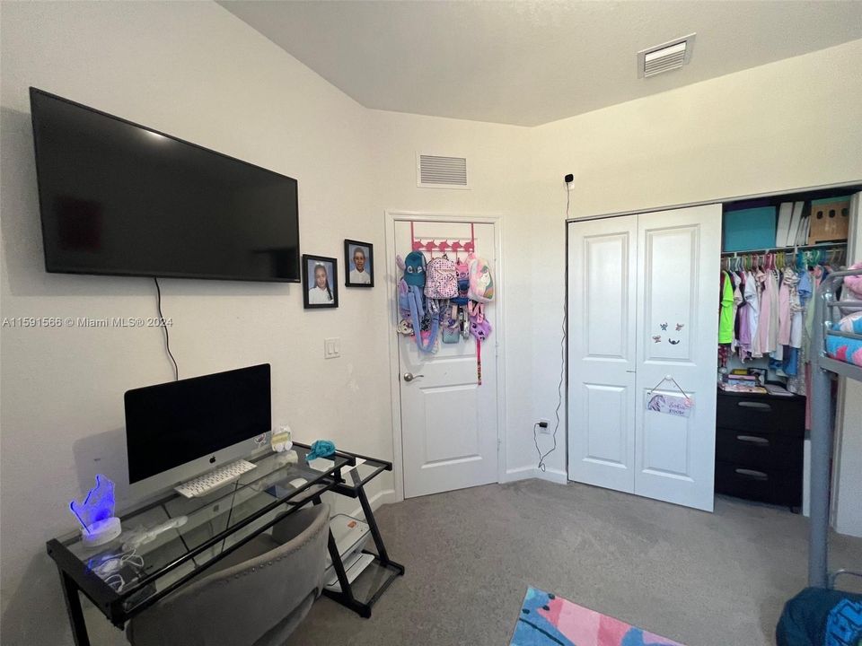 For Rent: $2,650 (3 beds, 2 baths, 1335 Square Feet)