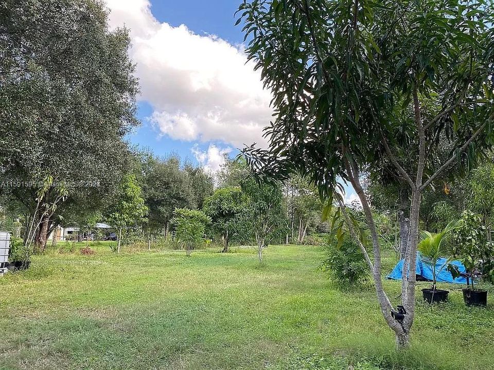 En Venta: $410,000 (2.50 acres)