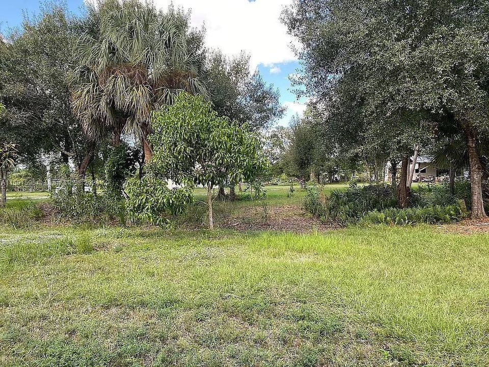 En Venta: $410,000 (2.50 acres)