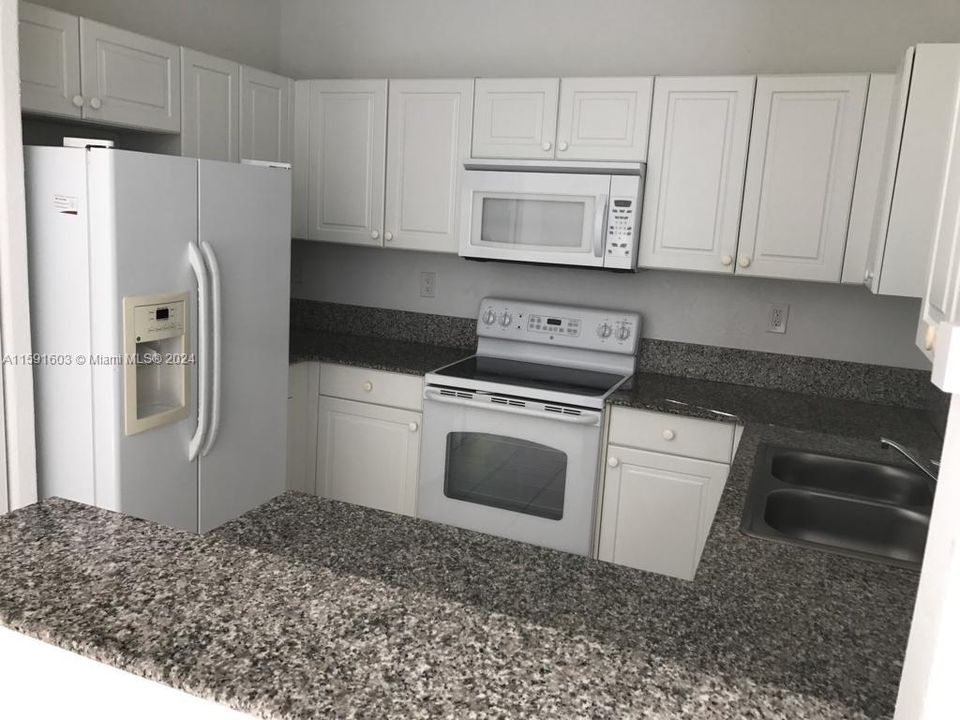 For Rent: $3,550 (3 beds, 2 baths, 1683 Square Feet)