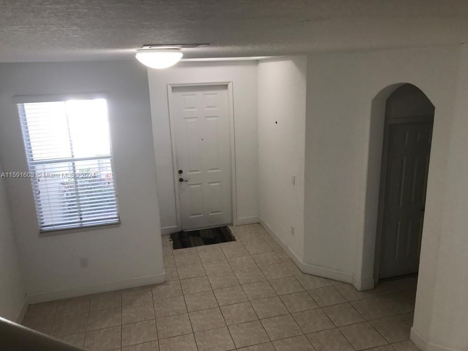 For Rent: $3,550 (3 beds, 2 baths, 1683 Square Feet)