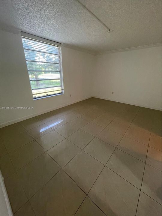 For Rent: $2,000 (2 beds, 2 baths, 1025 Square Feet)