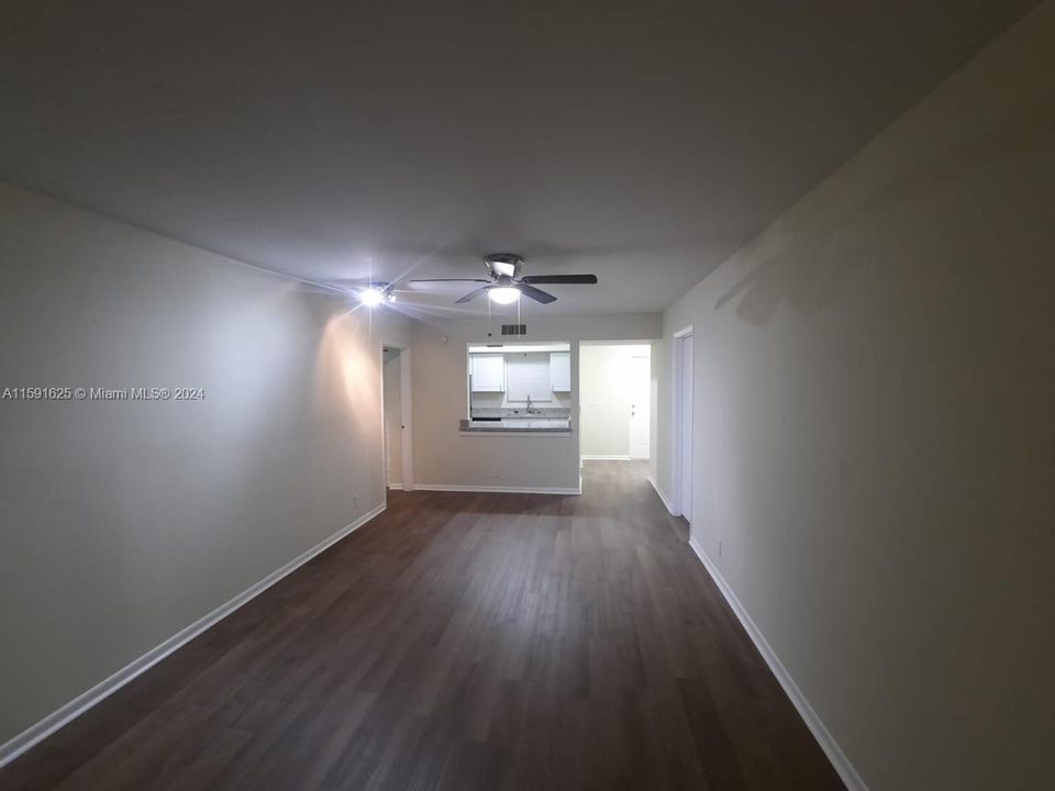 Active With Contract: $2,000 (2 beds, 2 baths, 1007 Square Feet)