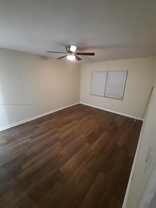 Active With Contract: $2,000 (2 beds, 2 baths, 1007 Square Feet)