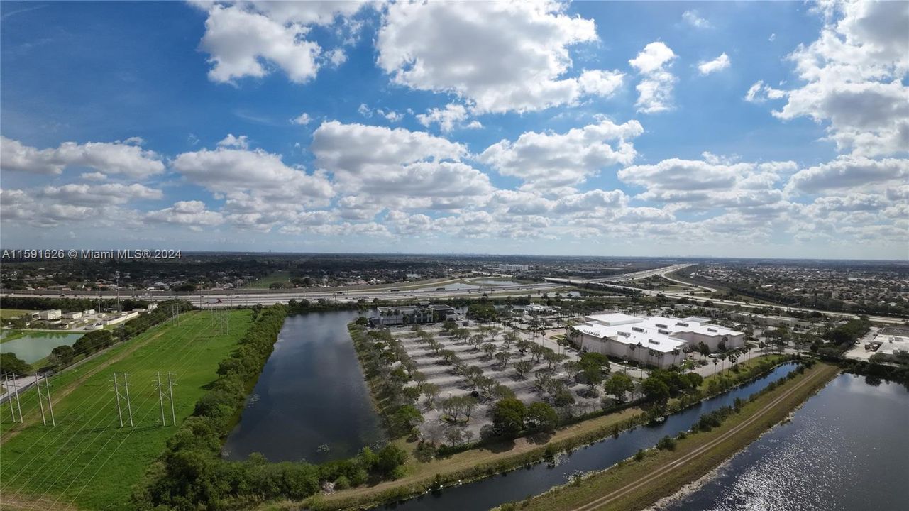 FACING EAST TOWARD I-75