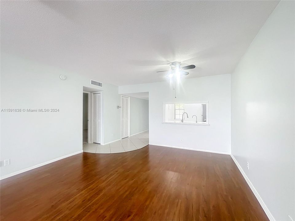 For Rent: $2,100 (2 beds, 2 baths, 1100 Square Feet)