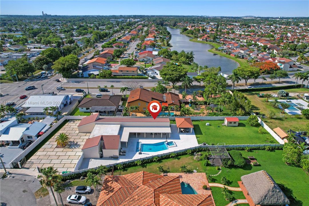 En Venta: $1,950,000 (5 camas, 3 baños, 3482 Pies cuadrados)