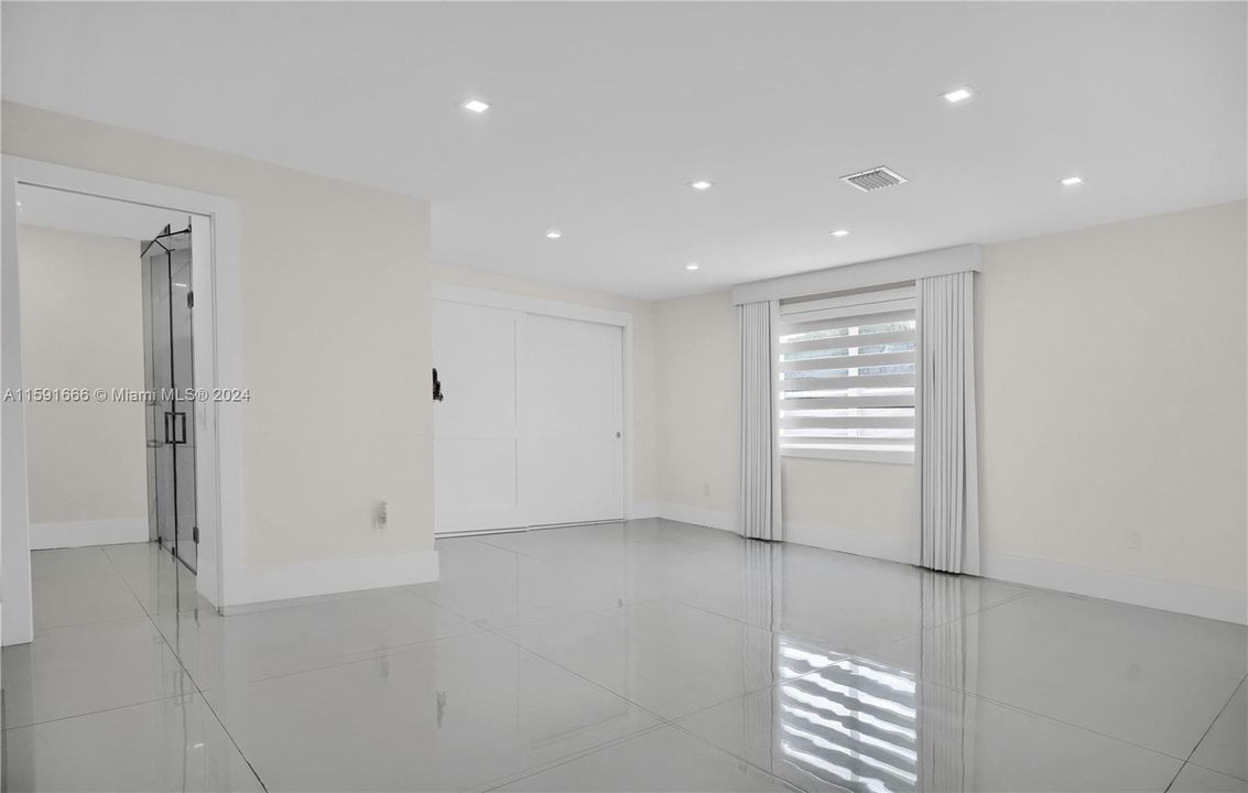 En Venta: $1,950,000 (5 camas, 3 baños, 3482 Pies cuadrados)