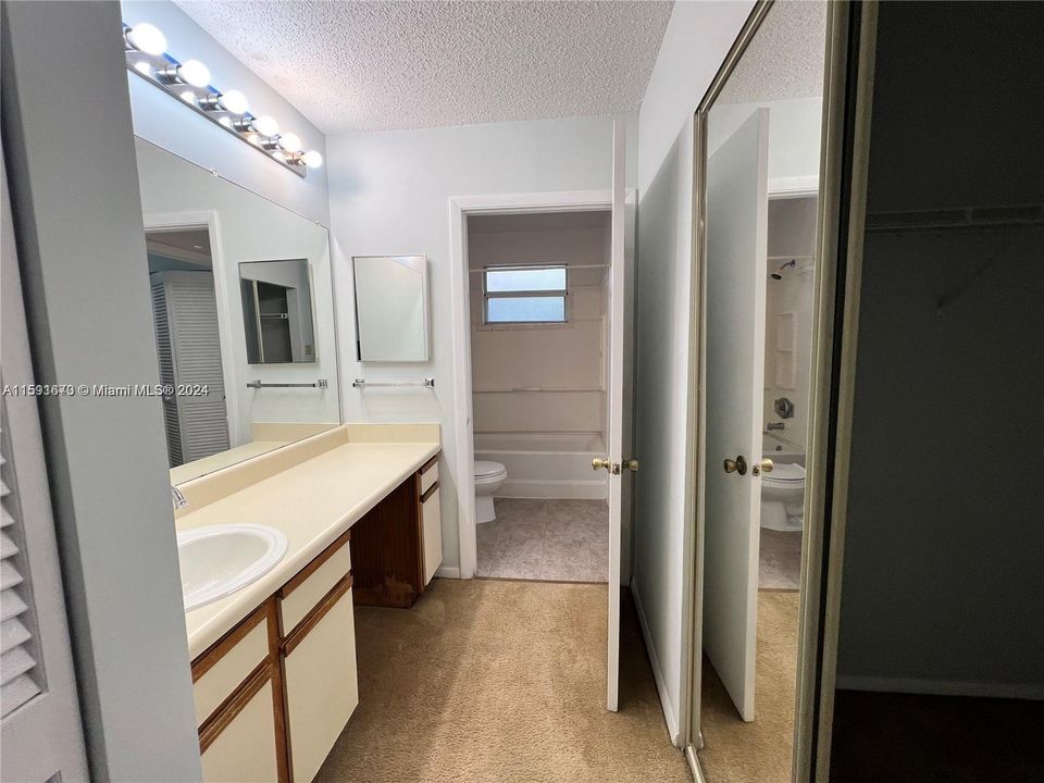Recently Rented: $1,800 (1 beds, 1 baths, 770 Square Feet)