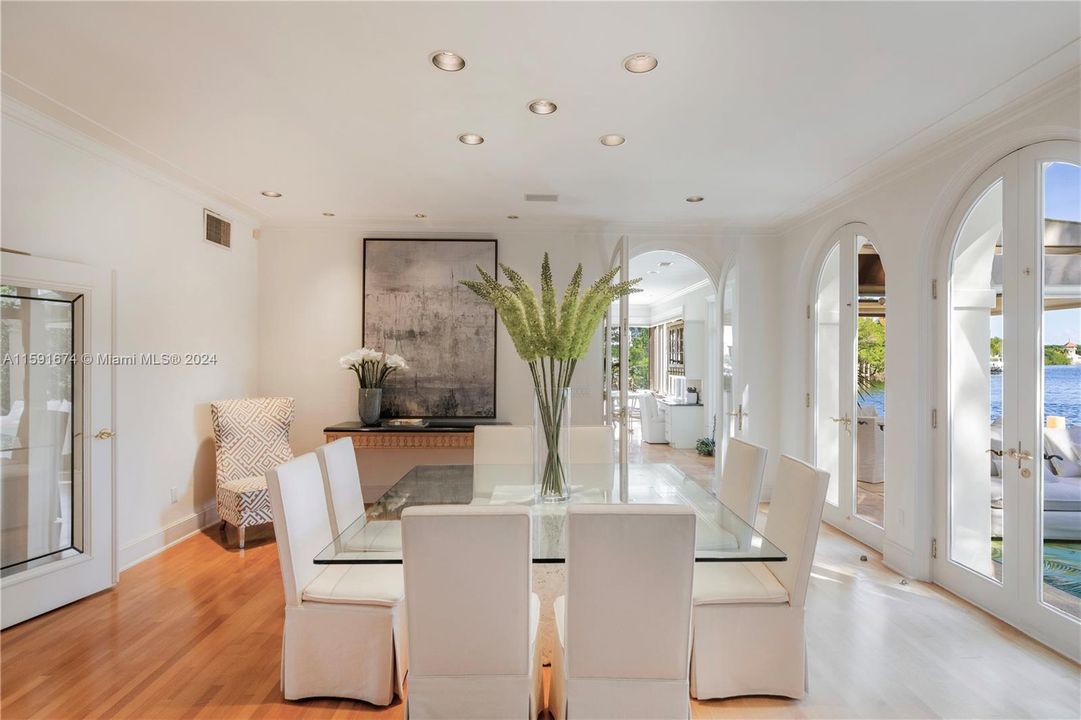 Recently Sold: $12,650,000 (4 beds, 4 baths, 6360 Square Feet)