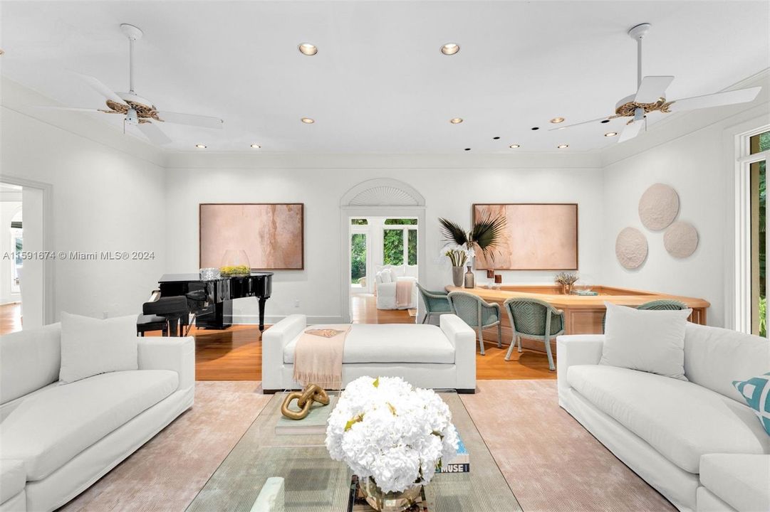 Recently Sold: $12,650,000 (4 beds, 4 baths, 6360 Square Feet)