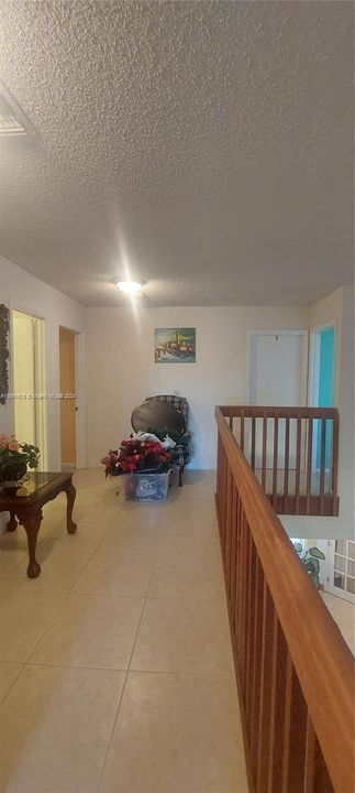 En Venta: $767,000 (5 camas, 3 baños, 2921 Pies cuadrados)