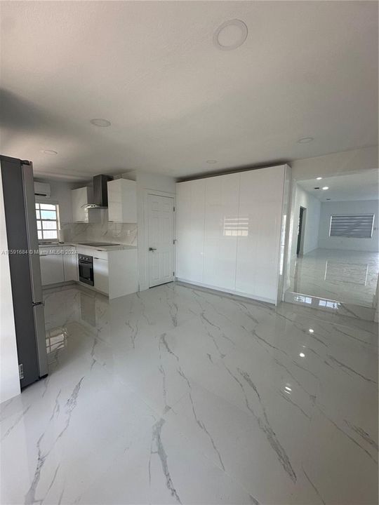 En Venta: $749,999 (5 camas, 3 baños, 2034 Pies cuadrados)