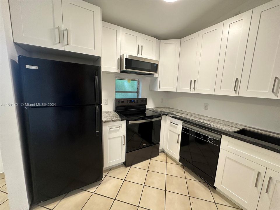 For Rent: $3,750 (2 beds, 2 baths, 780 Square Feet)