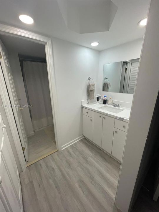 For Rent: $2,700 (2 beds, 2 baths, 1064 Square Feet)