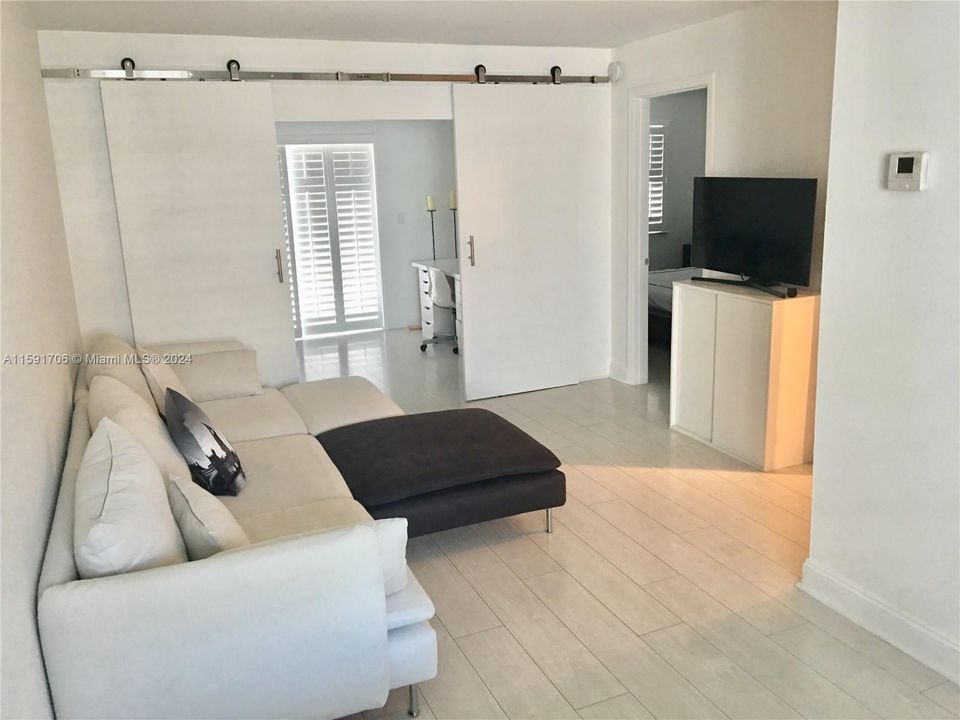 En Venta: $419,999 (1 camas, 1 baños, 715 Pies cuadrados)