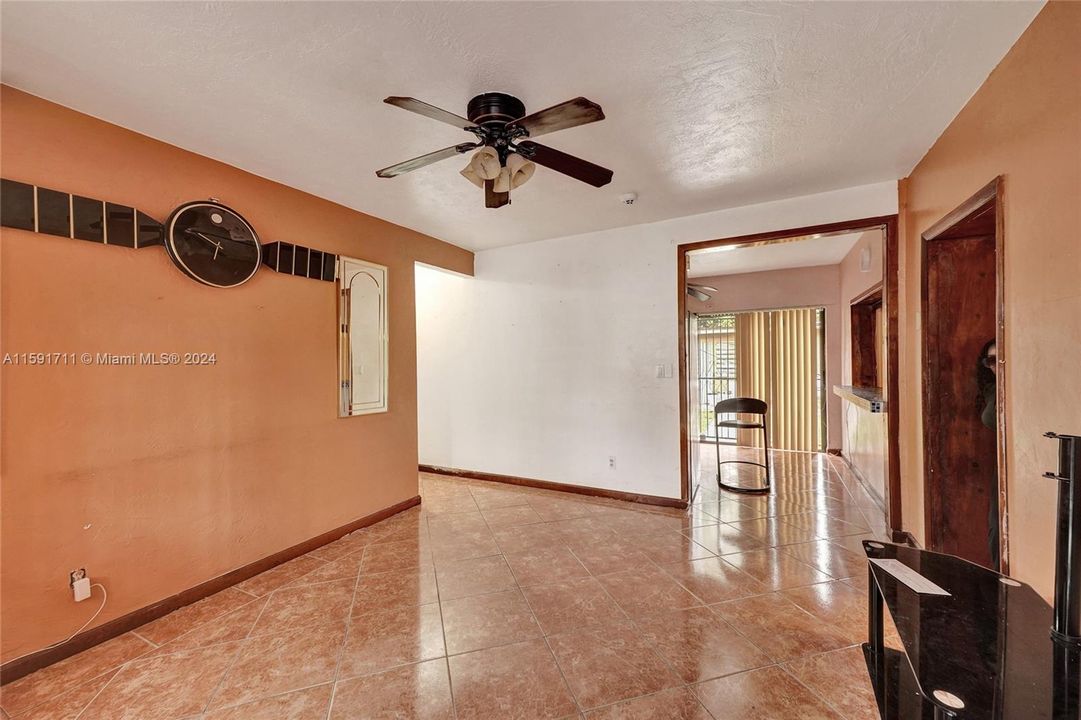 Vendido Recientemente: $525,000 (2 camas, 1 baños, 1104 Pies cuadrados)