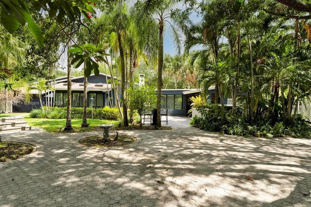 En Venta: $2,975,000 (6 camas, 5 baños, 4925 Pies cuadrados)