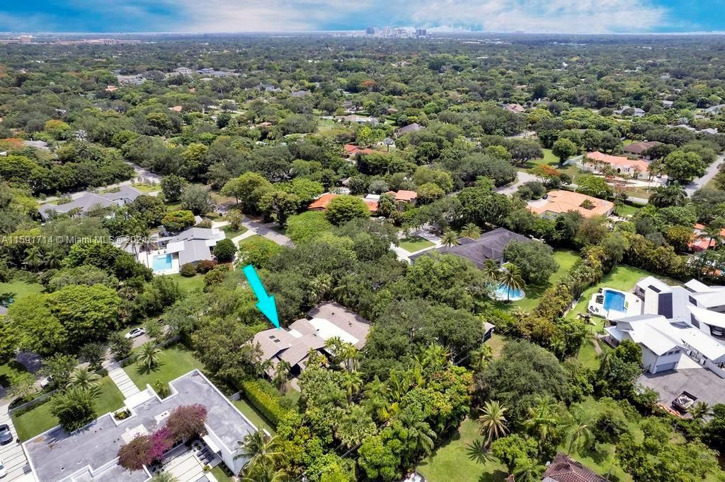 En Venta: $2,975,000 (6 camas, 5 baños, 4925 Pies cuadrados)