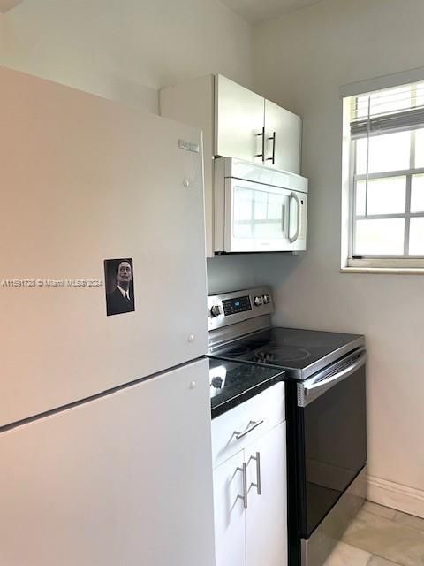 For Rent: $1,900 (1 beds, 1 baths, 446 Square Feet)