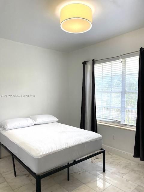 For Rent: $1,900 (1 beds, 1 baths, 446 Square Feet)