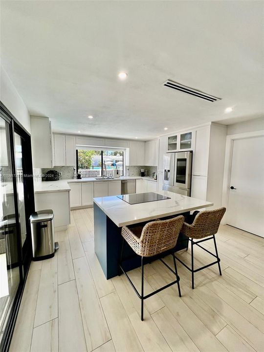 Active With Contract: $1,399,000 (3 beds, 2 baths, 1699 Square Feet)