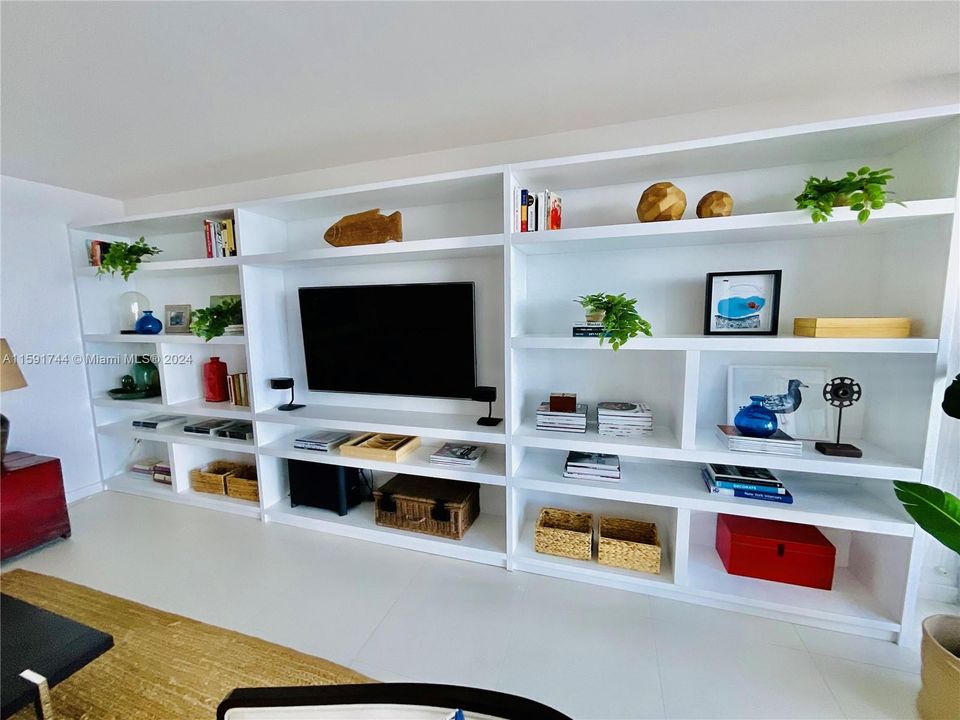 Built-In wall unit at Living Room