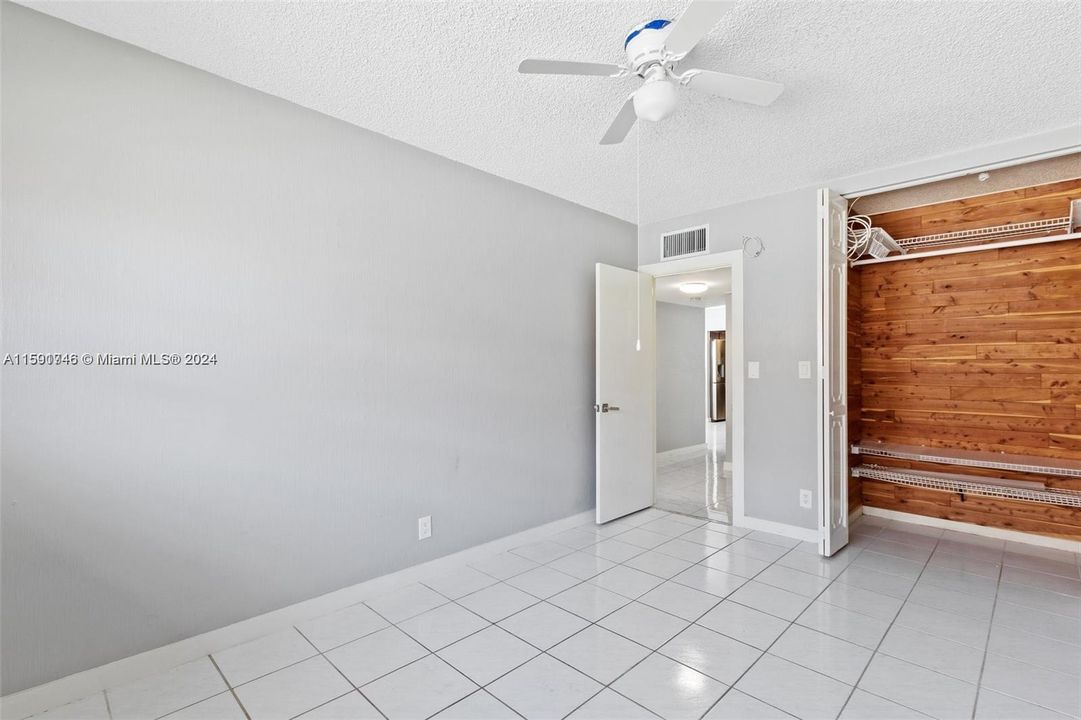 For Rent: $2,100 (2 beds, 2 baths, 880 Square Feet)
