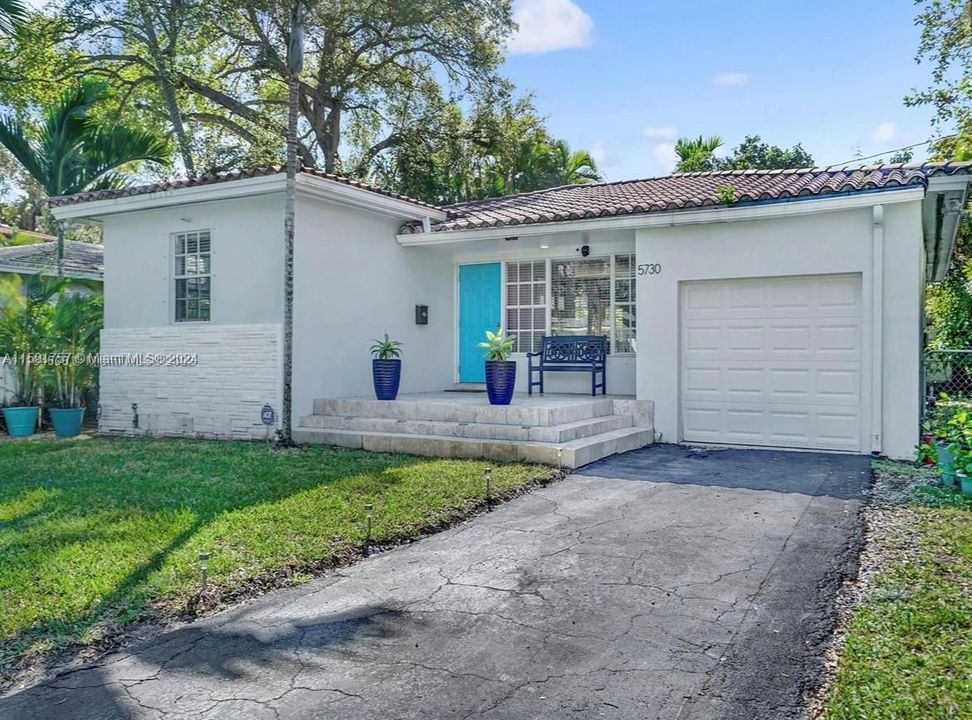 For Sale: $1,639,000 (3 beds, 2 baths, 1516 Square Feet)