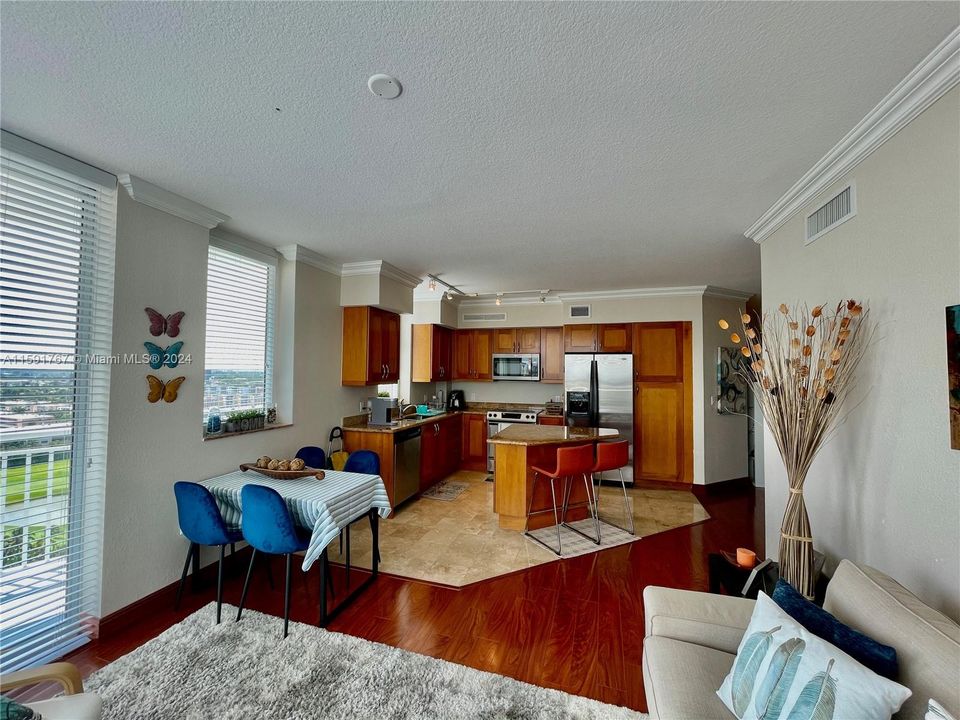 Active With Contract: $3,400 (2 beds, 2 baths, 1354 Square Feet)