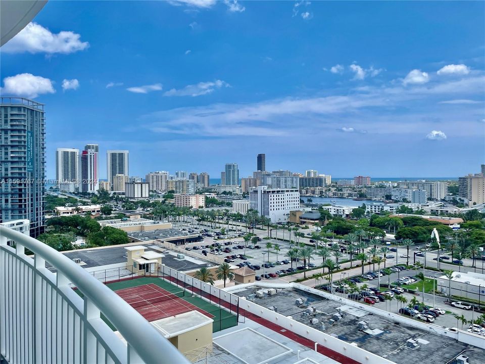 Active With Contract: $3,400 (2 beds, 2 baths, 1354 Square Feet)
